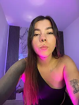 luccianagreyy online show from April 28, 2026, 11:59 am