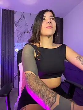 luccianagreyy online show from April 30, 2026, 12:11 pm