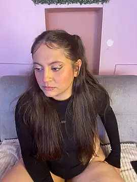 Snapshot of PoliBenett_ chatting on January 24, 2025, 3:24 pm PoliBenett online show from January 24, 2025, 3:24 pm