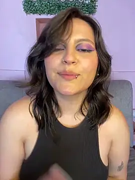 Snapshot of PoliBenett_ chatting on February 6, 2025, 7:40 pm PoliBenett online show from February 6, 2025, 7:40 pm