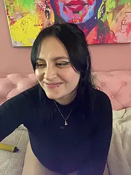 Snapshot of PoliBenett_ chatting on February 11, 2025, 11:33 pm PoliBenett online show from February 11, 2025, 11:33 pm