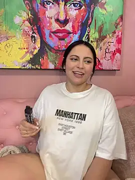 Snapshot of PoliBenett_ chatting on February 22, 2025, 8:29 am PoliBenett online show from February 22, 2025, 8:29 am