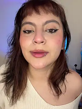 Snapshot of PoliBenett_ chatting on September 17, 2025, 1:24 pm PoliBenett online show from September 17, 2025, 1:24 pm