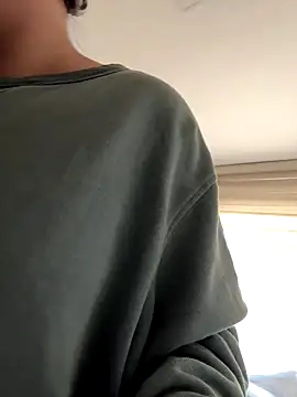 Snapshot of PoliBenett_ chatting on September 29, 2025, 3:17 pm PoliBenett online show from September 29, 2025, 3:17 pm