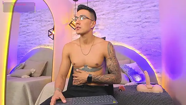 Aron Bolt online show from March 6, 2026, 10:17 pm