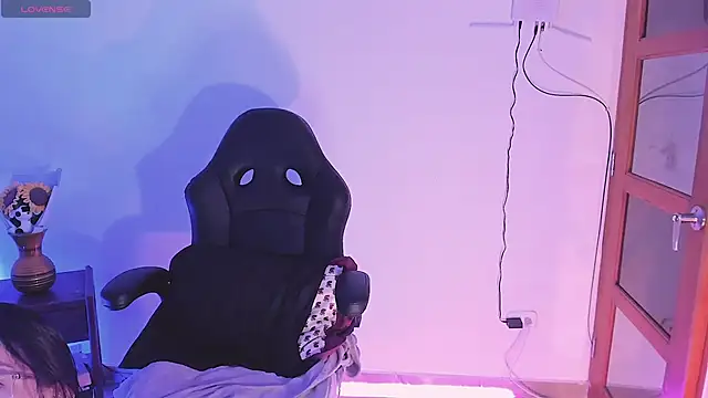 haanna thompsoon online show from December 10, 2024, 8:38 pm