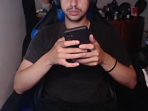 Snapshot of anjonoturno1 chatting on November 28, 2025, 9:39 pm anjonoturno1 online show from November 28, 2025, 9:39 pm