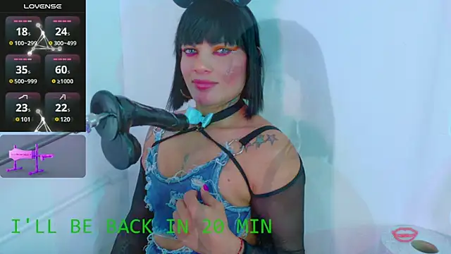 Snapshot of la_mazona chatting on March 17, 2025, 10:38 pm la mazona online show from March 17, 2025, 10:38 pm