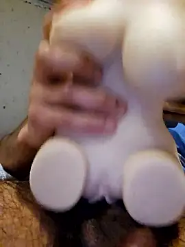 Snapshot of Axeltu77 chatting on April 5, 2026, 7:49 am Axeltu77 online show from April 5, 2026, 7:49 am