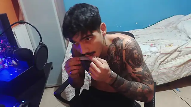 Snapshot of Badboyi1997 chatting on October 12, 2025, 8:19 pm Badboyi1997 online show from October 12, 2025, 8:19 pm