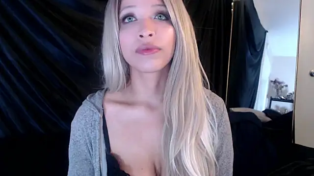 liadivina online show from February 1, 2025, 10:48 am