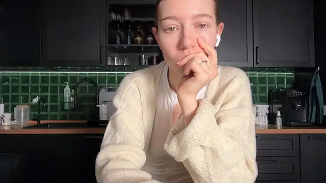 solar bella online show from March 13, 2026, 3:57 am