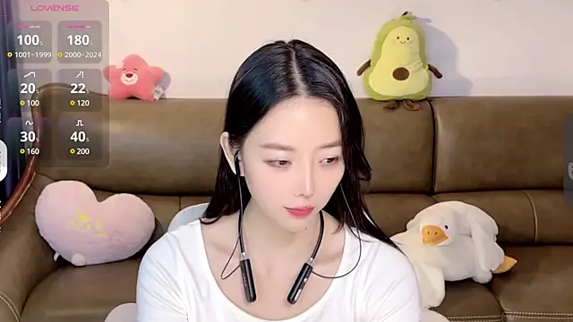 Snapshot of Yilin1999 chatting on December 29, 2024, 11:40 am Yilin1999 online show from December 29, 2024, 11:40 am