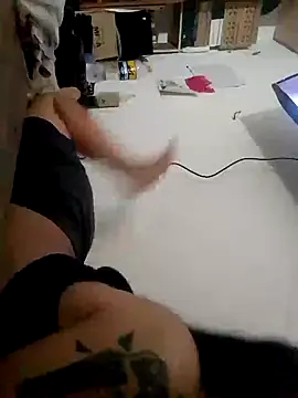 Snapshot of BURN666ING chatting on February 26, 2025, 3:53 am BURN666ING online show from February 26, 2025, 3:53 am