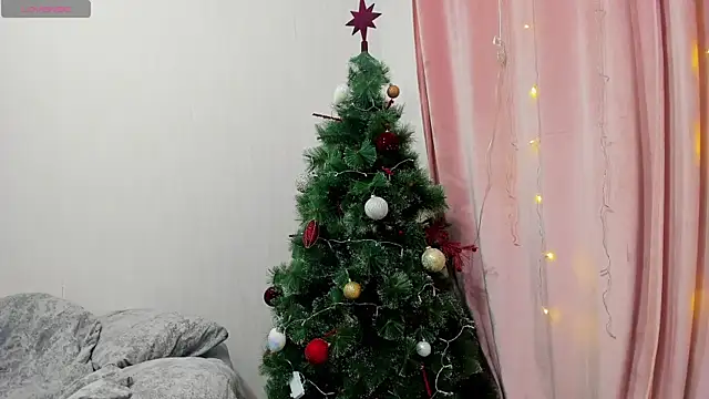 Snapshot of LinaCristonsen chatting on January 4, 2025, 6:19 pm LinaCristonsen online show from January 4, 2025, 6:19 pm