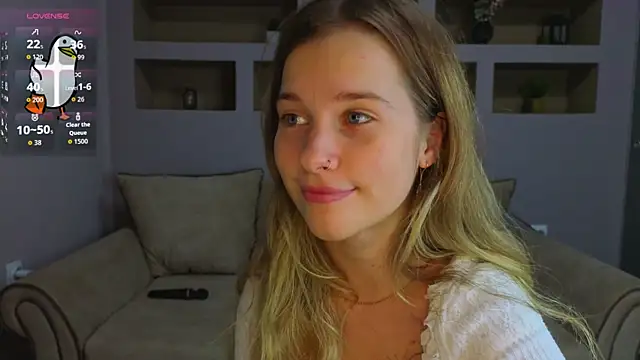 Snapshot of LinaCristonsen chatting on October 19, 2025, 5:24 pm LinaCristonsen online show from October 19, 2025, 5:24 pm