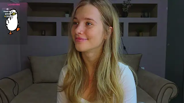 Snapshot of LinaCristonsen chatting on November 6, 2025, 3:24 pm LinaCristonsen online show from November 6, 2025, 3:24 pm