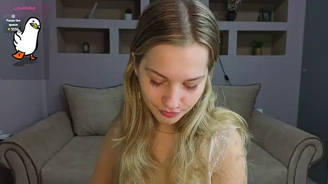 Snapshot of LinaCristonsen chatting on November 16, 2025, 3:17 pm LinaCristonsen online show from November 16, 2025, 3:17 pm