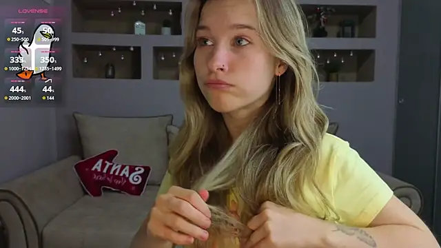 Snapshot of LinaCristonsen chatting on November 30, 2025, 4:00 pm LinaCristonsen online show from November 30, 2025, 4:00 pm