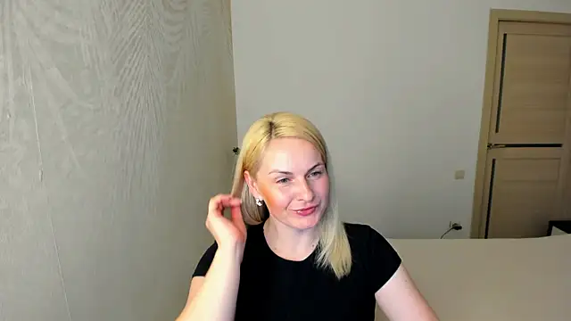 Snapshot of Alicee_Gracee chatting on March 21, 2026, 5:05 pm Alicee Gracee online show from March 21, 2026, 5:05 pm