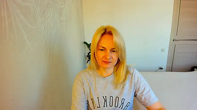 Snapshot of Alicee_Gracee chatting on March 22, 2026, 10:07 am Alicee Gracee online show from March 22, 2026, 10:07 am