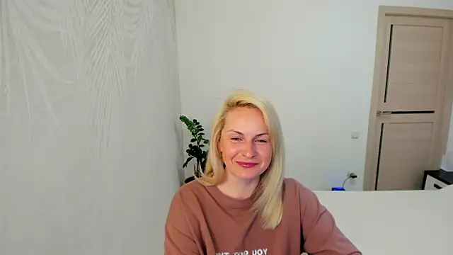 Snapshot of Alicee_Gracee chatting on March 29, 2026, 7:14 pm Alicee Gracee online show from March 29, 2026, 7:14 pm