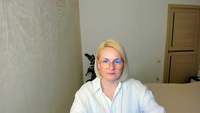 Snapshot of Alicee_Gracee chatting on April 14, 2026, 6:47 pm Alicee Gracee online show from April 14, 2026, 6:47 pm