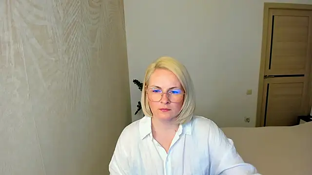 Snapshot of Alicee_Gracee chatting on April 15, 2026, 7:21 pm Alicee Gracee online show from April 15, 2026, 7:21 pm