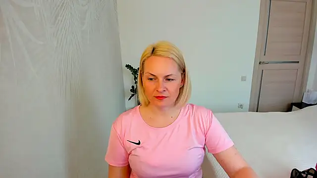 Snapshot of Alicee_Gracee chatting on April 23, 2026, 9:19 am Alicee Gracee online show from April 23, 2026, 9:19 am