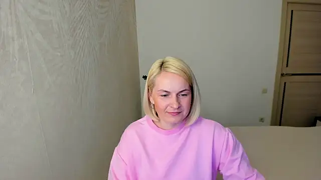 Snapshot of Alicee_Gracee chatting on April 25, 2026, 6:38 pm Alicee Gracee online show from April 25, 2026, 6:38 pm