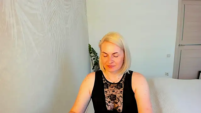 Snapshot of Alicee_Gracee chatting on May 29, 2026, 8:01 am Alicee Gracee online show from May 29, 2026, 8:01 am
