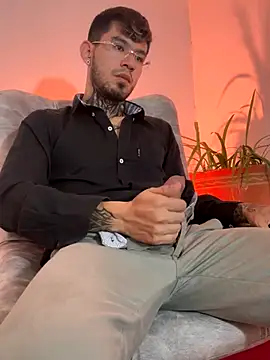 Anthony-Martin online show from November 7, 2025, 2:39 pm