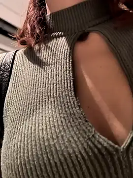 beaverwoman online show from December 22, 2024, 2:06 pm