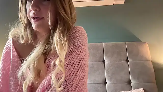 LustfulLuna  online show from February 28, 2025, 10:30 am