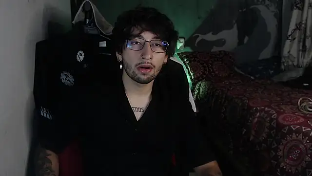 Snapshot of Dereck_Dickson chatting on October 8, 2025, 11:24 pm Dereck Dickson online show from October 8, 2025, 11:24 pm