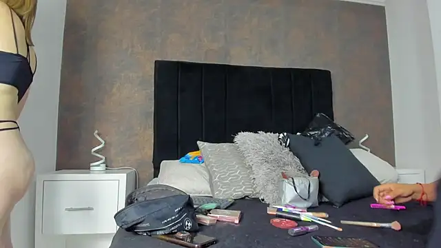 Snapshot of NaxaAndLexi_ chatting on February 12, 2025, 1:06 pm NaxaAndLexi online show from February 12, 2025, 1:06 pm