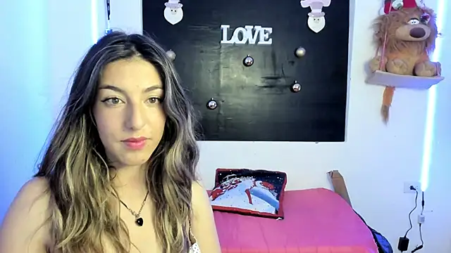 Snapshot of queen-natty chatting on December 9, 2024, 2:56 am queen-natty online show from December 9, 2024, 2:56 am