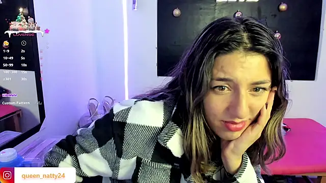 Snapshot of queen-natty chatting on December 14, 2024, 5:40 am queen-natty online show from December 14, 2024, 5:40 am