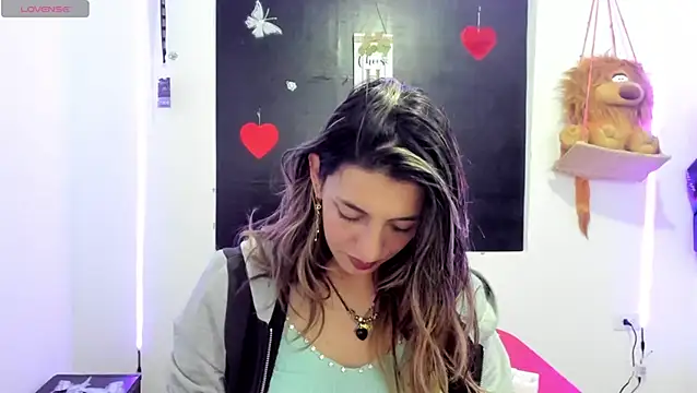 Snapshot of queen-natty chatting on January 10, 2025, 4:33 am queen-natty online show from January 10, 2025, 4:33 am