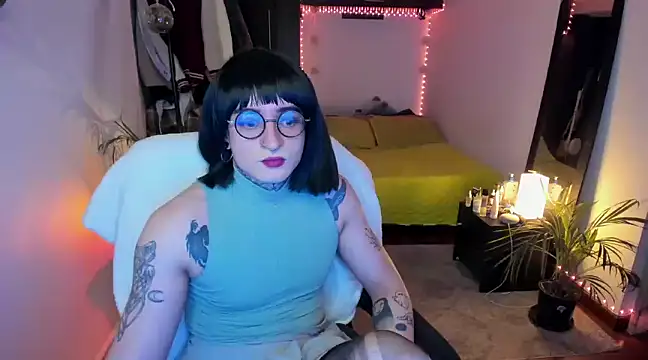 Snapshot of ShiiraVelkor chatting on February 12, 2025, 1:06 pm ShiiraVelkor online show from February 12, 2025, 1:06 pm