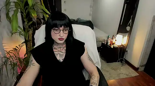 Snapshot of ShiiraVelkor chatting on March 18, 2025, 10:26 pm ShiiraVelkor online show from March 18, 2025, 10:26 pm