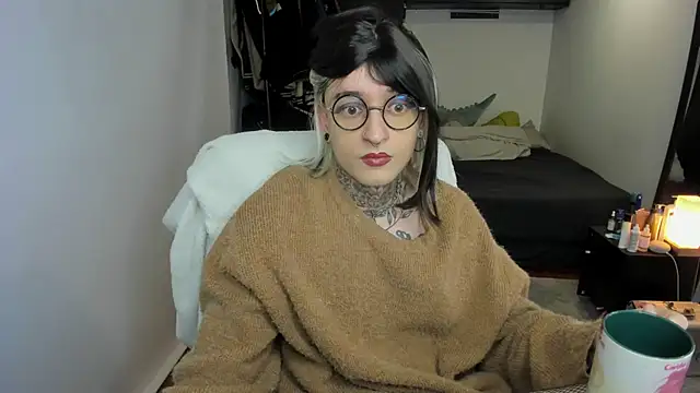 Snapshot of ShiiraVelkor chatting on October 22, 2025, 9:31 am ShiiraVelkor online show from October 22, 2025, 9:31 am