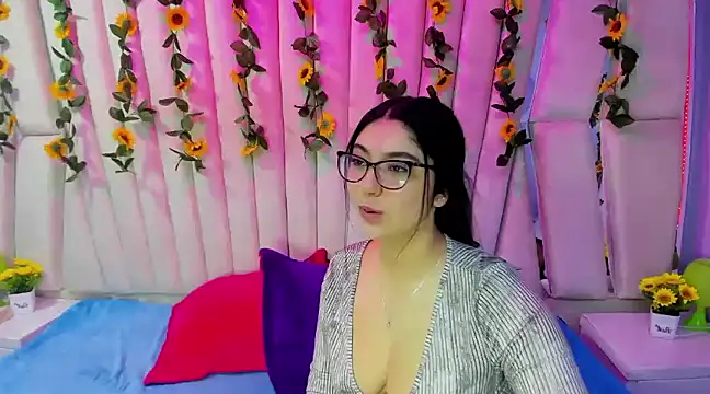 Snapshot of Lucy_Anall_ chatting on January 15, 2025, 9:51 pm Lucy Anall online show from January 15, 2025, 9:51 pm