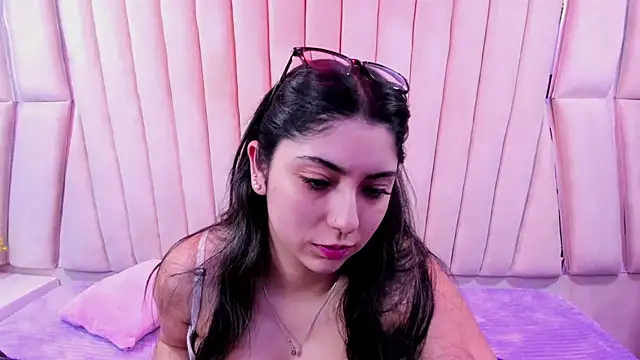 Snapshot of Lucy_Anall_ chatting on November 26, 2025, 10:00 pm Lucy Anall online show from November 26, 2025, 10:00 pm