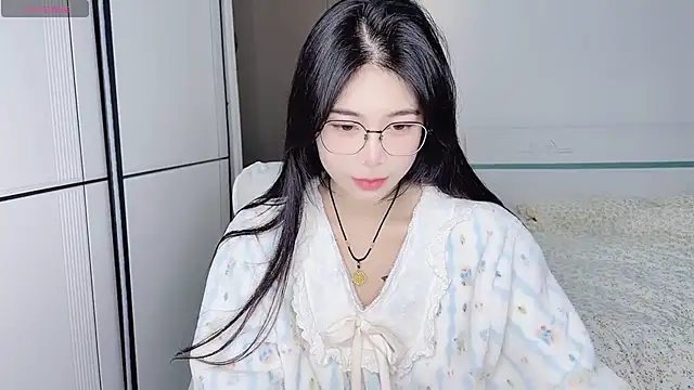 Snapshot of White-Star chatting on January 14, 2025, 3:01 am White-Star online show from January 14, 2025, 3:01 am