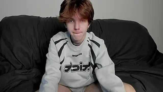 Snapshot of braxiboy chatting on December 5, 2024, 12:22 pm braxiboy online show from December 5, 2024, 12:22 pm