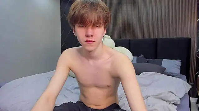 Snapshot of braxiboy chatting on February 13, 2025, 1:48 pm braxiboy online show from February 13, 2025, 1:48 pm