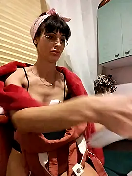 Snapshot of Kamila151 chatting on September 28, 2025, 12:16 am Kamila151 online show from September 28, 2025, 12:16 am