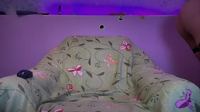 Snapshot of Kamila151 chatting on November 21, 2025, 1:37 am Kamila151 online show from November 21, 2025, 1:37 am