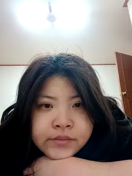 hello098712 online show from March 13, 2025, 9:21 am